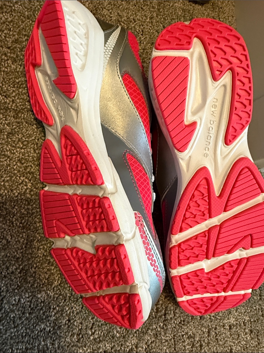 New balance - Picture 2 of 6
